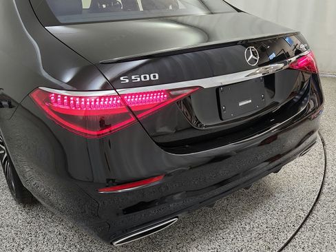 Used 2022 Mercedes-Benz S 500 4MATIC w/ AMG Line Package image 28