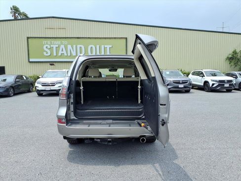 Used 2021 Lexus GX 460 Premium w/ Premium Plus Package AWD/4WD image 26