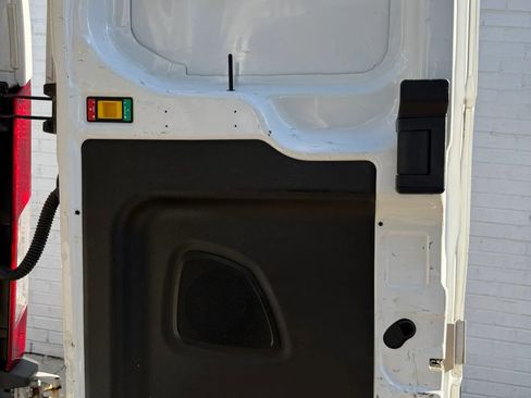 Used 2018 Ford Transit 250 130 Low Roof RWD image 14