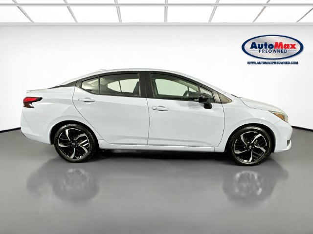Used 2024 Nissan Versa SR FWD image 10