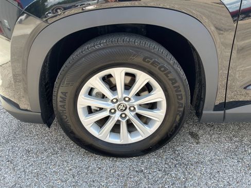 Used 2025 Toyota Grand Highlander AWD image 32