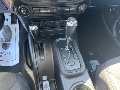 Used 2014 Jeep Wrangler Unlimited Sport w/ Quick Order Package 24S AWD/4WD image 8