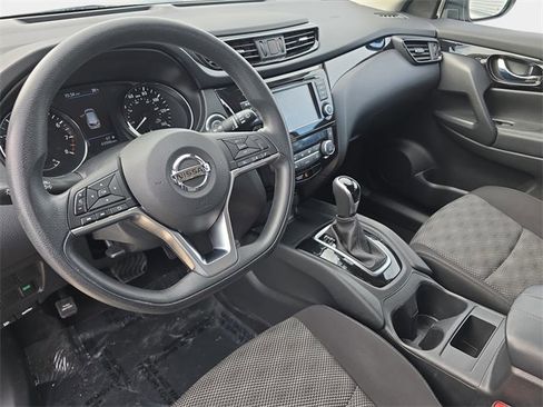 Used 2019 Nissan Rogue Sport SV image 18
