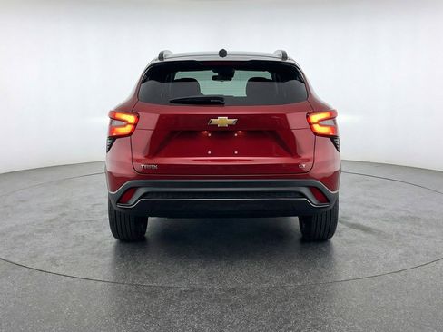 Used 2025 Chevrolet Trax LT w/ LT Convenience Package FWD image 7