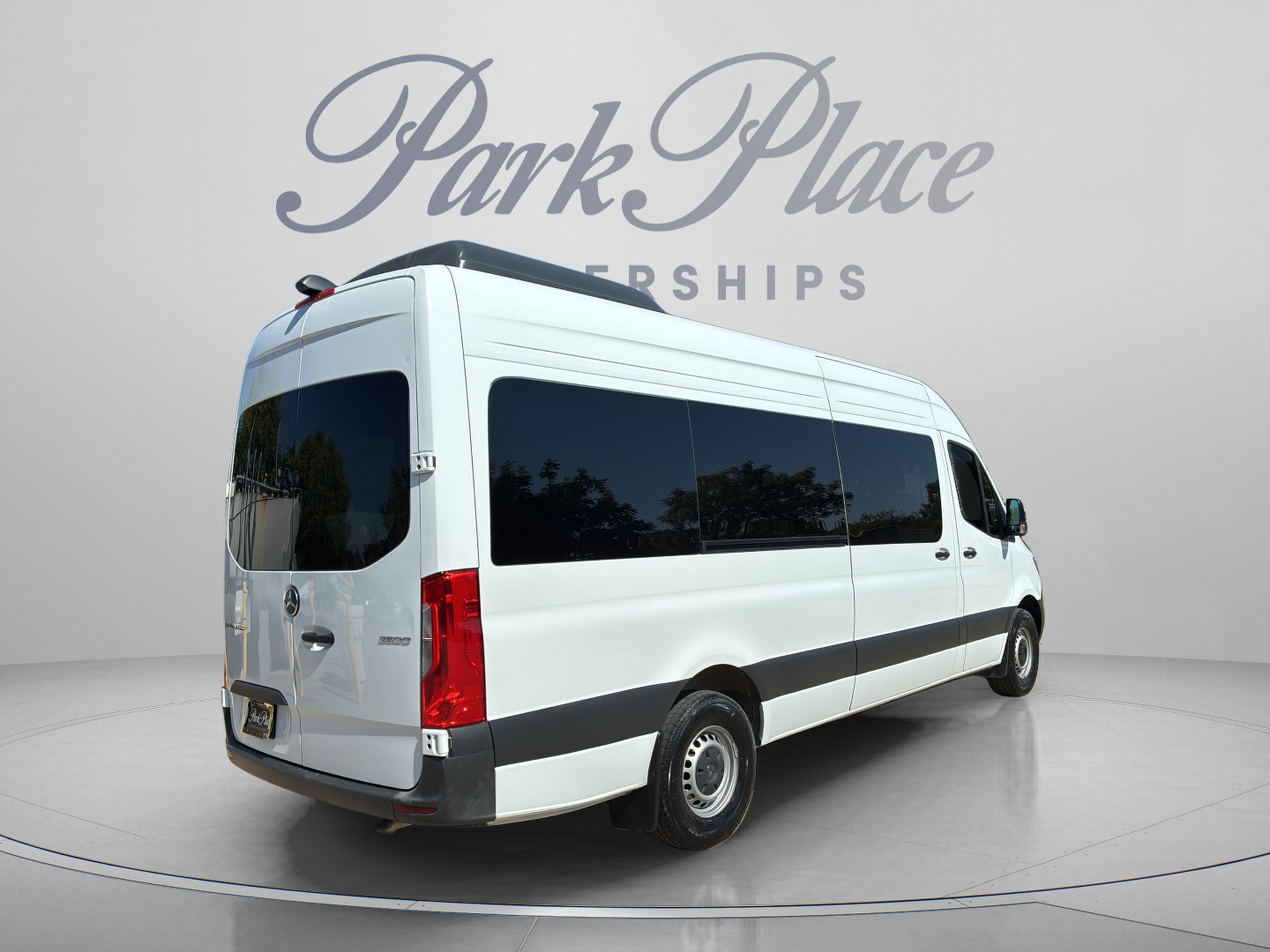 Used 2025 Mercedes-Benz Sprinter 2500 image 5