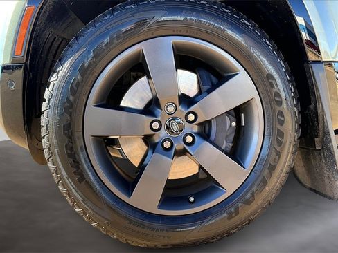 Certified 2025 Land Rover Defender 110 X-Dynamic SE image 8