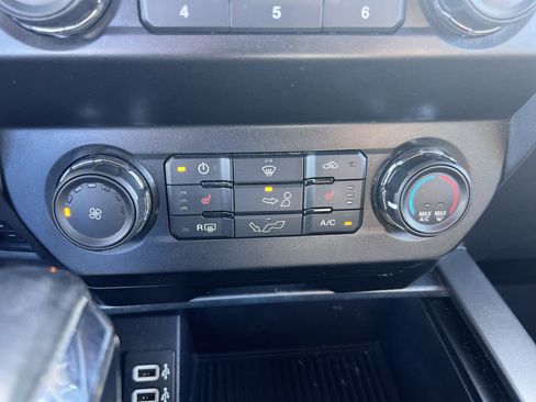 Used 2019 Ford F150 XLT w/ Equipment Group 302A Luxury AWD/4WD image 29