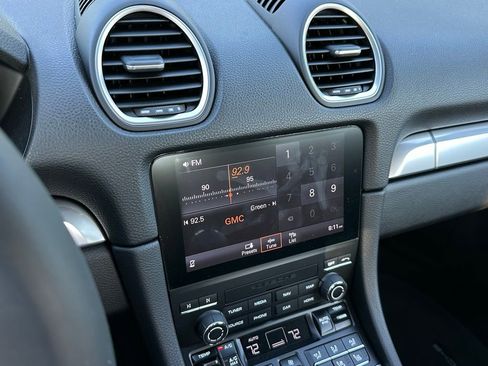 Certified 2025 Porsche 718 Cayman RWD image 12