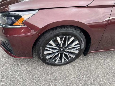 Used 2024 Nissan Altima 2.5 SV w/ SV Premium Package FWD image 14