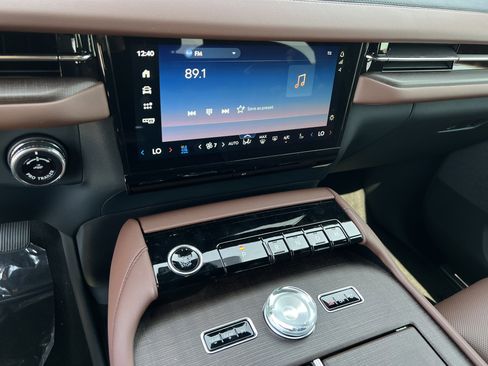 New 2025 Lincoln Navigator L Reserve image 17