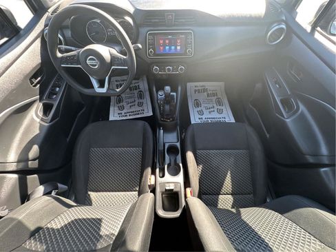 Used 2021 Nissan Versa S FWD image 2