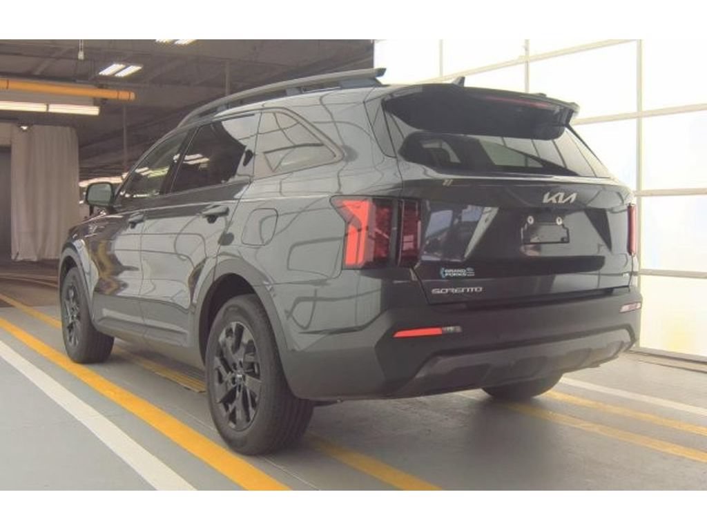 Used 2023 Kia Sorento S w/ Panoramic Sunroof Package AWD/4WD image 4