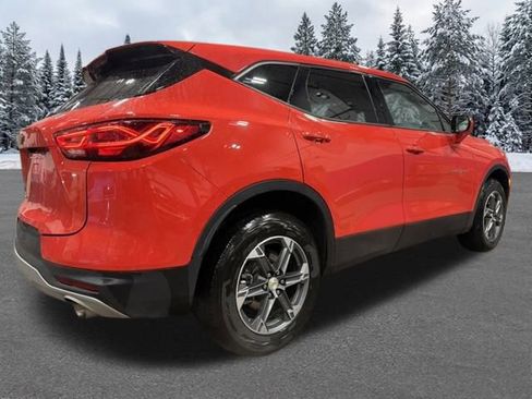 Used 2025 Chevrolet Blazer LT image 7