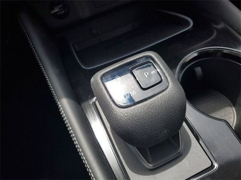 New 2025 Nissan Rogue Platinum w/ Tech Package FWD image 13