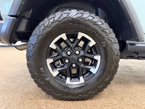 Used 2024 Jeep Wrangler Unlimited Rubicon 4xe AWD/4WD image 27