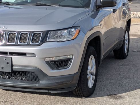Used 2018 Jeep Compass Latitude w/ Popular Equipment Group image 5