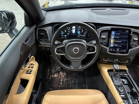 Used 2017 Volvo XC90 T6 Momentum w/ Vision Package image 23