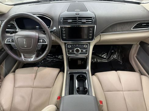 Used 2017 Lincoln Continental Reserve w/ Luxury Package FWD image 12