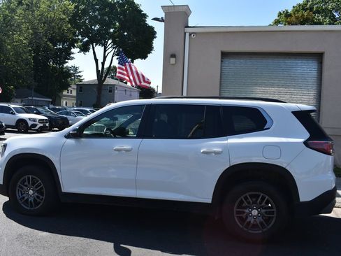 Used 2025 GMC Acadia Elevation AWD/4WD image 9