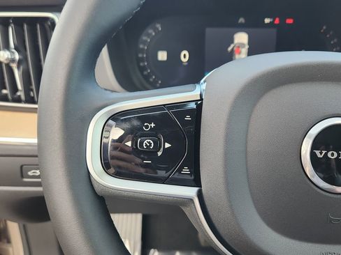 New 2026 Volvo XC60 B5 Plus w/ Protection Package Premier image 17