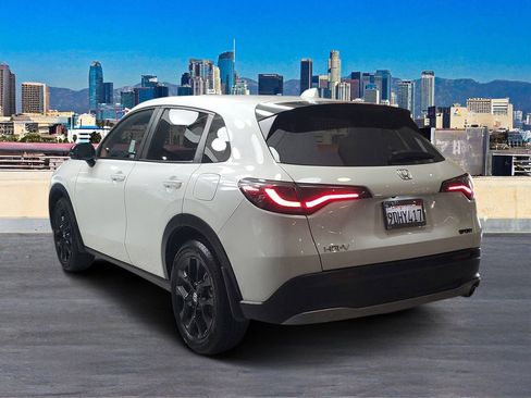 Used 2023 Honda HR-V Sport image 5