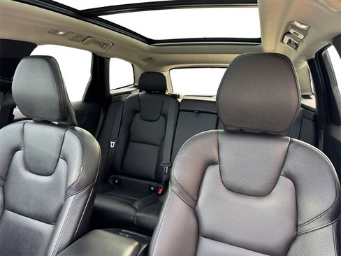 Certified 2023 Volvo XC60 B5 Plus w/ Climate Package image 21