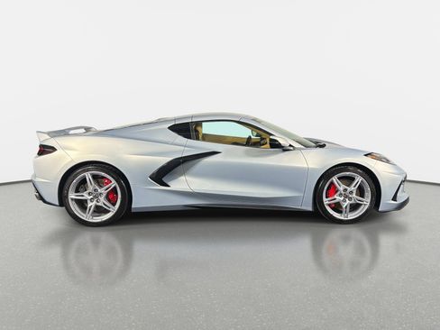 Used 2021 Chevrolet Corvette Stingray Premium Cpe w/ Z51 Performance Package RWD image 2