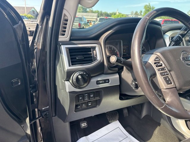 Used 2019 Nissan Titan PRO-4X AWD/4WD image 20
