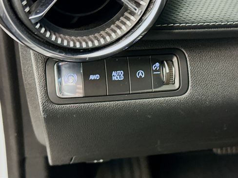 Used 2025 Chevrolet Equinox LT w/ Convenience Package II image 17