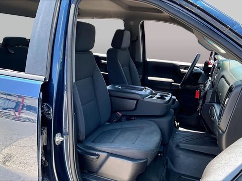 Used 2020 Chevrolet Silverado 1500 Custom w/ Custom Value Package AWD/4WD image 9
