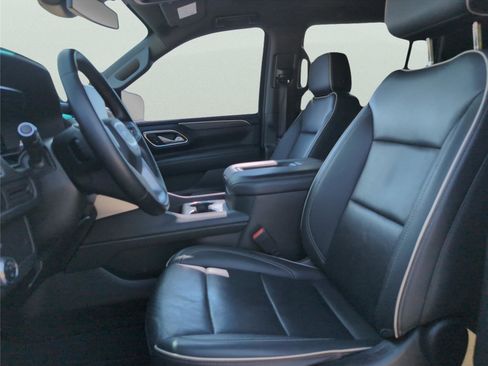 Used 2024 GMC Yukon XL SLT image 6