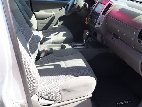 Used 2019 Nissan Frontier SV AWD/4WD image 9