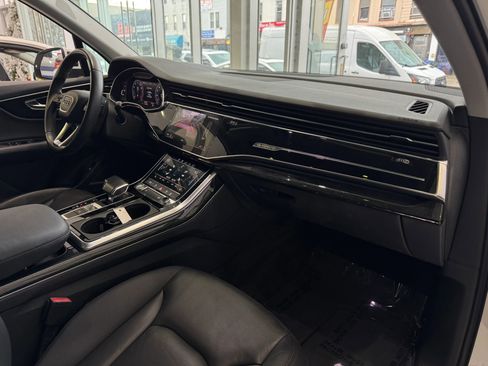 Used 2020 Audi Q7 3.0T Premium Plus image 33