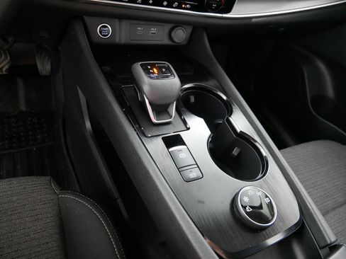 Used 2023 Nissan Rogue SV AWD/4WD image 24