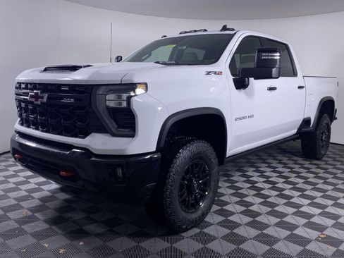 New 2026 Chevrolet Silverado 2500 ZR2 AWD/4WD image 18
