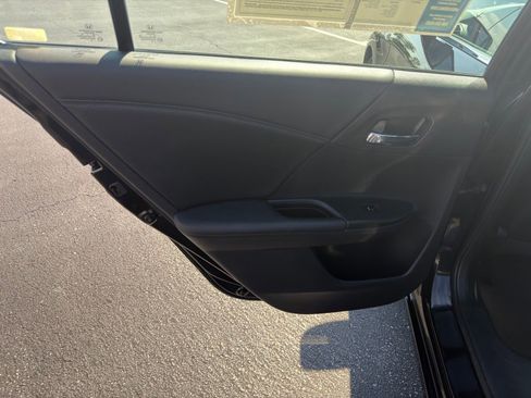 Used 2015 Honda Accord EX-L image 27
