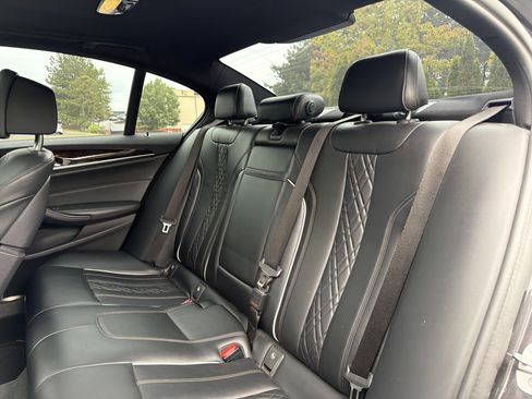 Used 2017 BMW 540i RWD image 9