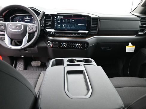 New 2026 GMC Sierra 1500 SLE image 18