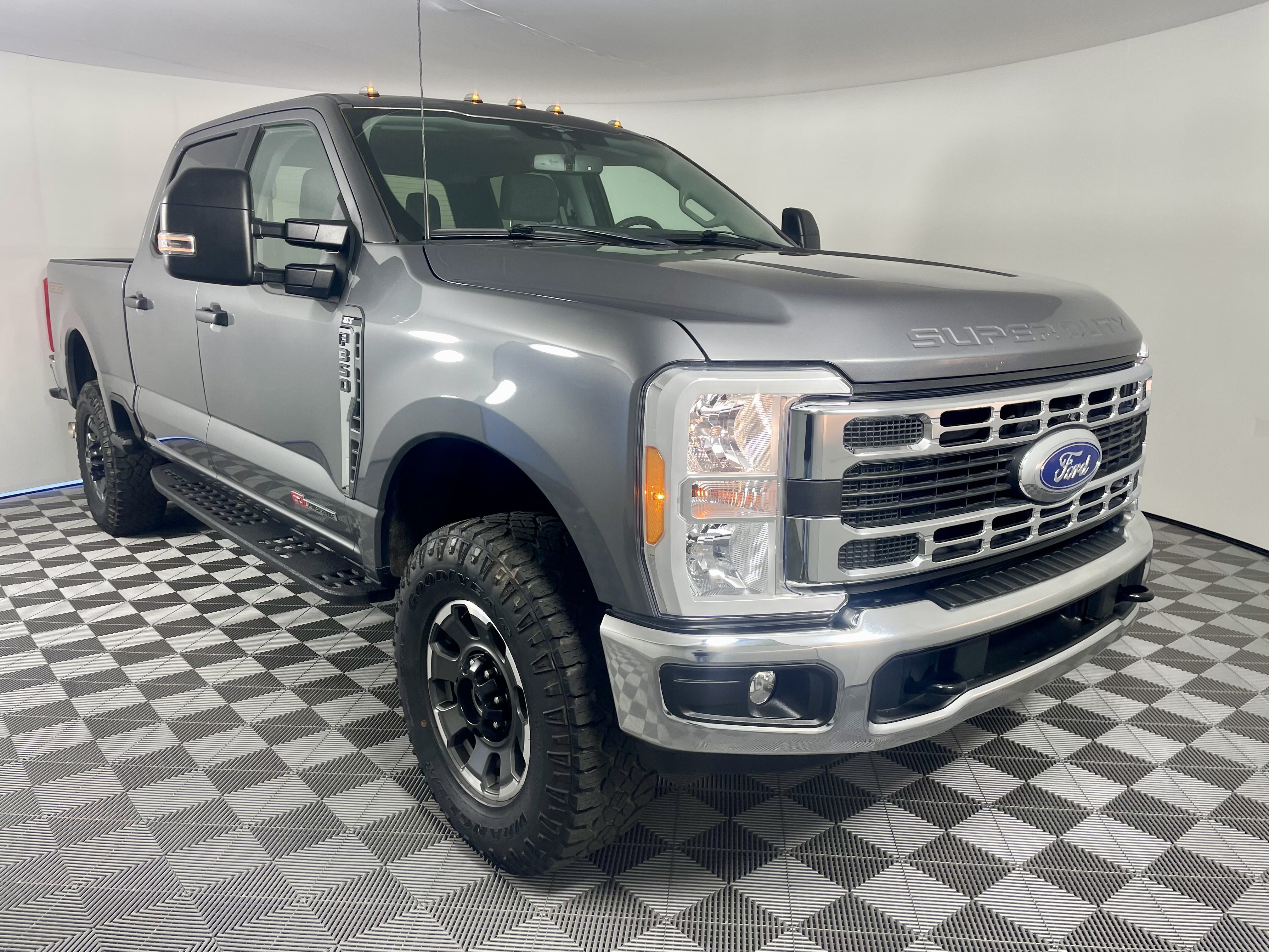 Used 2023 Ford F350 XLT w/ Tremor Off-Road Package AWD/4WD image 5