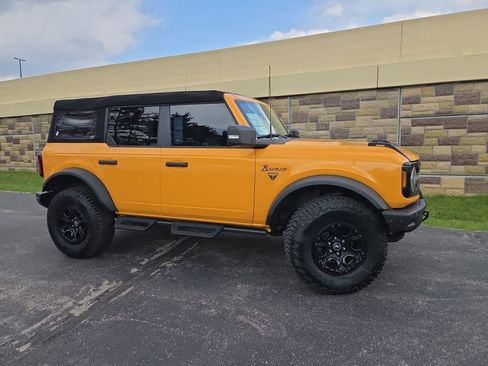 Used 2022 Ford Bronco Badlands w/ Sasquatch Package image 3