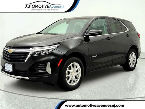 Used 2023 Chevrolet Equinox LT AWD/4WD image 1