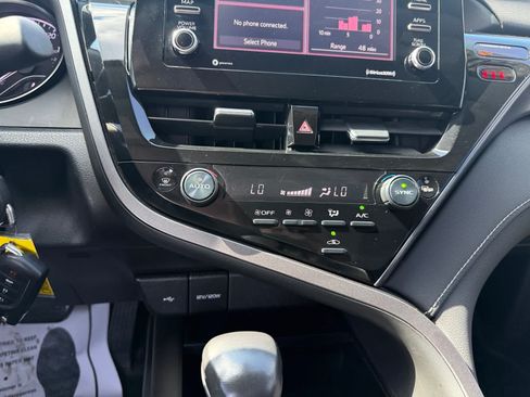 Used 2022 Toyota Camry SE AWD/4WD image 17