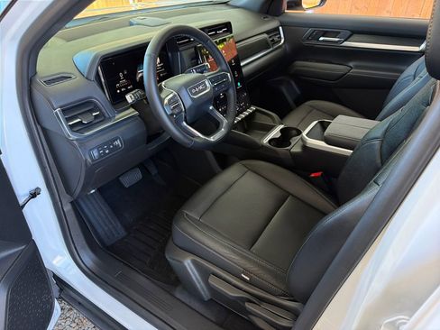 Used 2025 GMC Terrain Elevation w/ Black Edition AWD/4WD image 2