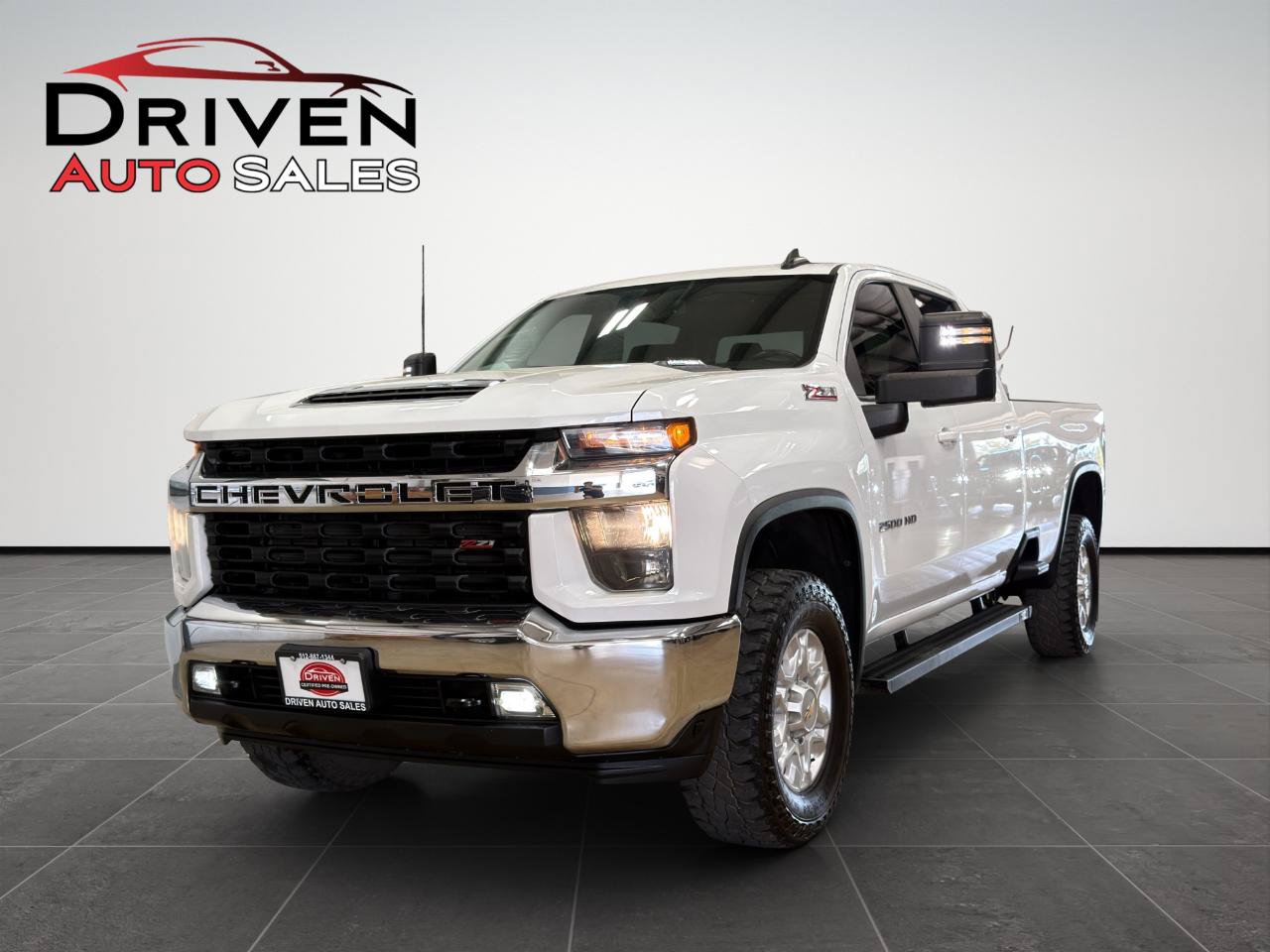Used 2021 Chevrolet Silverado 2500 LT w/ Convenience Package AWD/4WD image 3