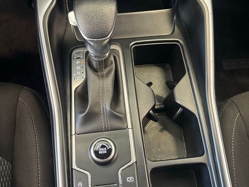 Used 2023 Kia Sorento LX image 11