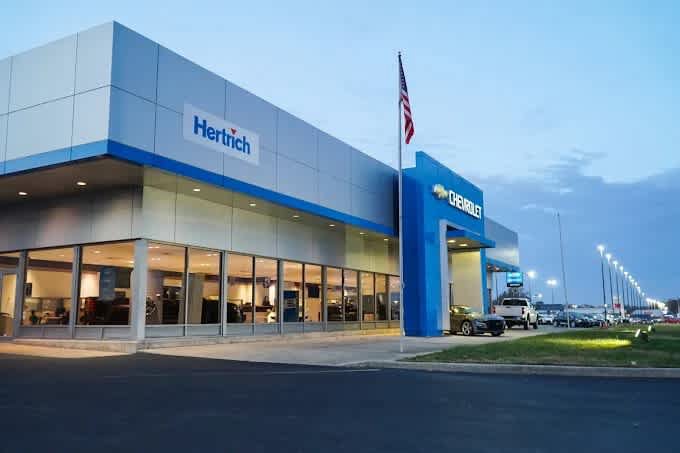 Used 2024 Chevrolet Silverado 1500 LT AWD/4WD image 2