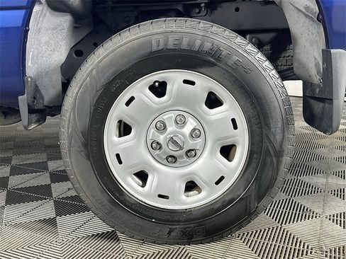 Used 2017 Nissan Titan SV image 33