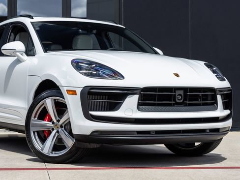 Certified 2026 Porsche Macan S AWD/4WD image 9