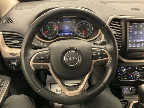 Used 2016 Jeep Cherokee Limited image 20