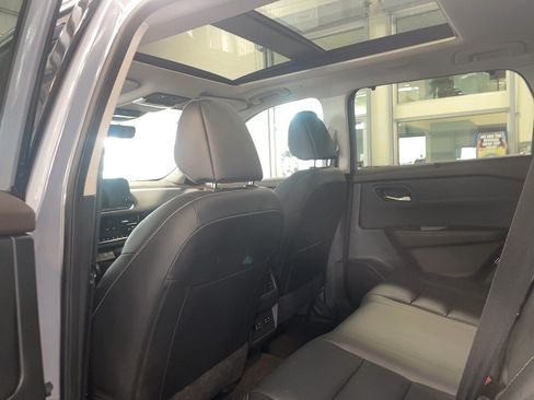 Used 2023 Nissan Rogue SL w/ SL Premium Package AWD/4WD image 8